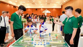 “Số hóa” để nâng cao chất lượng giáo dục và đào tạo<br>Bài cuối: Bồi đắp đội ngũ nhà giáo “vừa hồng, vừa chuyên”