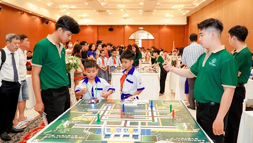 “Số hóa” để nâng cao chất lượng giáo dục và đào tạo<br>Bài cuối: Bồi đắp đội ngũ nhà giáo “vừa hồng, vừa chuyên”