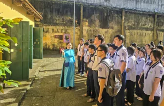 Gần 100 học sinh Trường THPT Phan Ngọc Hiển tham gia Chương trình “Khám phá di sản”