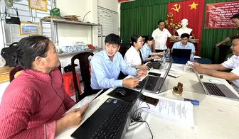 Phát động thi đua vận động thực hiện chi trả trợ giúp xã hội, hưu trí xã hội không dùng tiền mặt