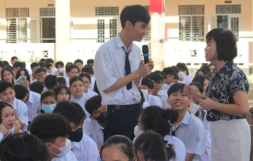 Dạy trẻ tuổi dậy thì về sức khỏe giới tính