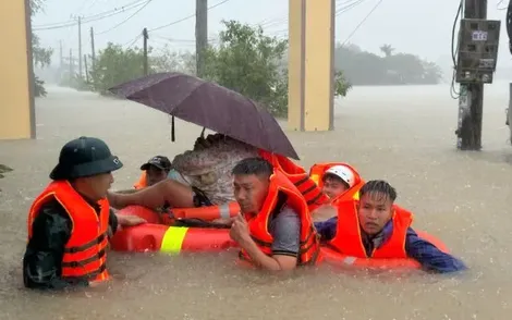 Tái diễn luận điệu xuyên tạc, bôi nhọ lực lượng Công an giúp dân trong lũ lụt