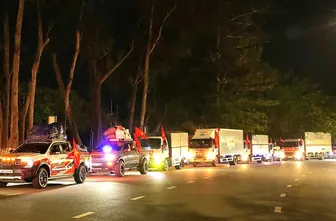 Nhiều đoàn xe từ TP Cần Thơ lên đường hỗ trợ đồng bào miền Trung bị lũ lụt