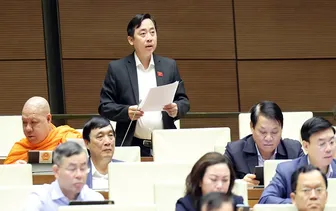 Đoàn đại biểu Quốc hội thành phố Cần Thơ thảo luận tại Hội trường về Dự án Luật Đầu tư (sửa đổi)