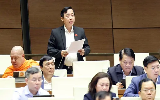 Đoàn đại biểu Quốc hội thành phố Cần Thơ thảo luận tại Hội trường về Dự án Luật Đầu tư (sửa đổi)