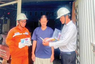 Đẩy mạnh tuyên truyền tiết kiệm điện theo nhóm khách hàng