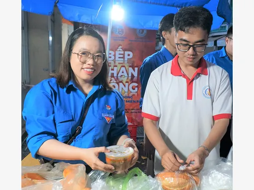 Nữ cán bộ Đoàn gương mẫu