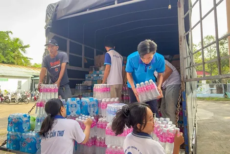 Tuổi trẻ TP Cần Thơ mang 46 tấn hàng hóa “tiếp sức” đồng bào bị ảnh hưởng do bão lũ