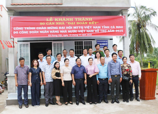 ខេត្ត​កា​មា​វ ប្រ​គល់​ផ្ទះ​ "មហា​សាមគ្គី" ៥០​ខ្នង​ដល់​គ្រួ​សារ​ក្រី​ក្រ​