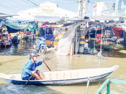 Chợ Huỳnh Hữu Nghĩa “đìu hiu” vì ngập sâu