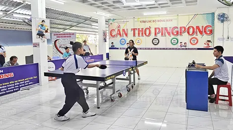 Gần 30 VĐV thi đấu bóng bàn Hội khỏe Phù Đổng Trường THCS Đoàn Thị Điểm