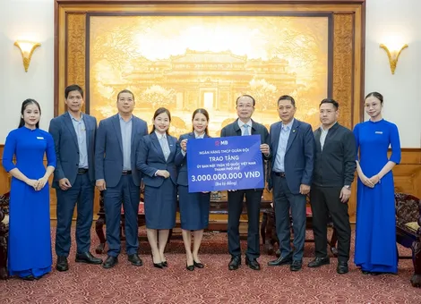 Ngân hàng TMCP Quân đội đóng góp 3 tỉ đồng hỗ trợ TP Huế khắc phục hậu quả thiên tai