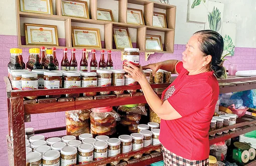 Nhộn nhịp nghề làm mắm cá đồng