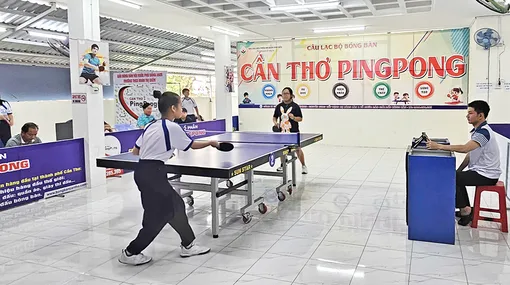 Gần 30 VĐV thi đấu bóng bàn Hội khỏe Phù Đổng Trường THCS Đoàn Thị Điểm