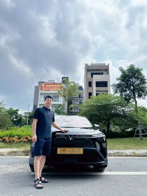 Chuyển từ xe xăng sang VinFast Limo Green, tài xế tại Hà Nội tâm đắc vì tiết kiệm gần trăm triệu đồng mỗi năm