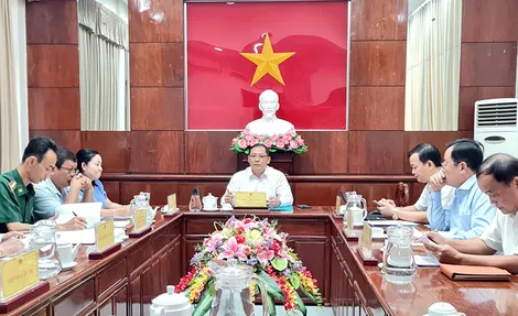 Tìm giải pháp hỗ trợ ngư dân lắp thiết bị giám sát hành trình khai thác hải sản