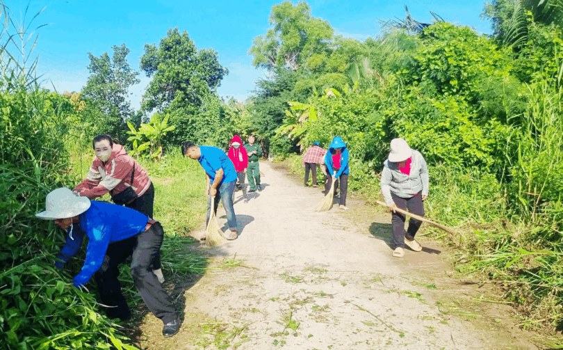 កសិ​ករ​ឃុំ​ឡាយ​ហ្វា​ ព្រួត​ដៃ​កសាង​ជន​បទ​ថ្មី​