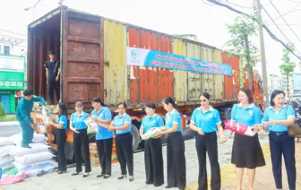 Tiếp nhận gạo, vật tư y tế và nhu yếu phẩm, trị giá gần 1,5 tỉ đồng hỗ trợ đồng bào vùng bão lũ