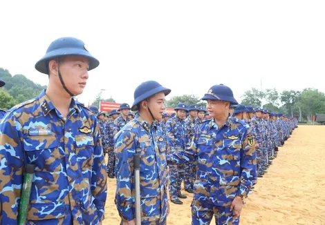 Chiến dịch Quang Trung: Hải quân vùng 4 giúp dân xây dựng, sửa chữa nhà ở