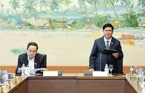 Đại biểu Quốc hội TP Cần Thơ góp ý dự thảo Nghị quyết của Quốc hội về chủ trương đầu tư Chương trình mục tiêu Quốc gia về nông thôn mới, giảm nghèo bền vững, phát triển kinh tế - xã hội vùng đồng bào dân tộc thiểu số và miền núi đến năm 2035