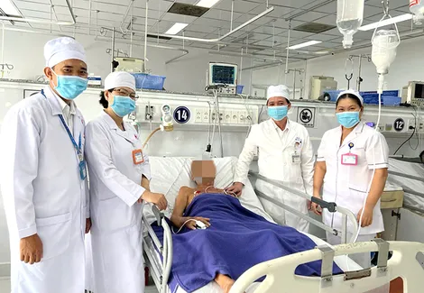 Cứu kịp bệnh nhân suýt tắt thở vì sặc nửa trái nho xanh