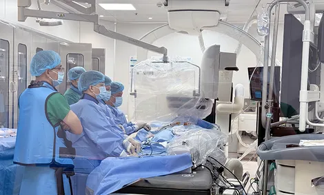 Áp dụng kỹ thuật lập bản đồ điện học - giải phẫu 3D, bác sĩ Cần Thơ điều trị hiệu quả bệnh rối loạn nhịp tim phức tạp