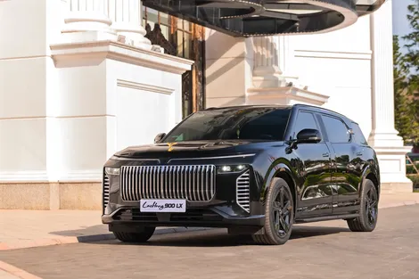 Top “pháo đài di động” phục vụ nguyên thủ: Lạc Hồng 900 LX sánh vai cùng loạt “ông lớn”, có một điểm đặc biệt