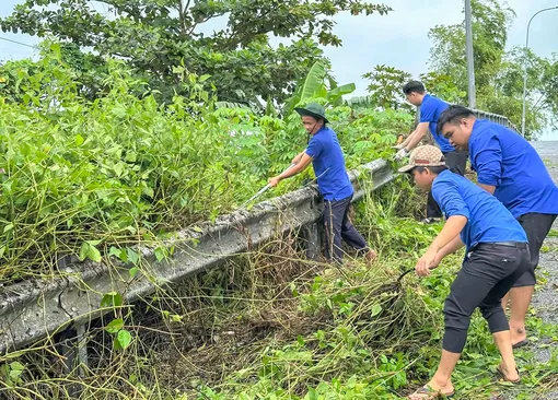 Tuổi trẻ xã Thạnh Quới làm theo lời Bác