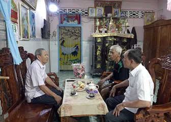 Tận tụy vì việc chung