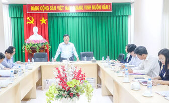 ផ្តោត​សំ​ខាន់​កសាង​កង​ជួរ​អ្នក​សារ​ព័ត៌​មាន​រឹង​ប៉ឹង​ខាង​នយោ​បាយ​ មាន​ជំ​នាញ​ស្រប​តាម​និន្នា​ការ​អភិ​វឌ្ឍ​ថ្មី​របស់​សារ​ព័ត៌​មាន​