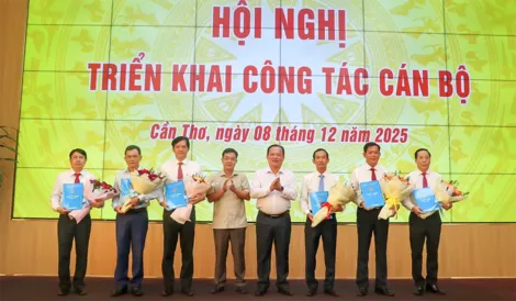 TP Cần Thơ triển khai các quyết định về công tác cán bộ