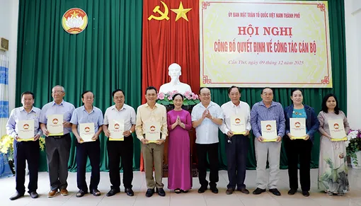 Công bố quyết định nhân sự các Hội do Đảng, Nhà nước giao nhiệm vụ