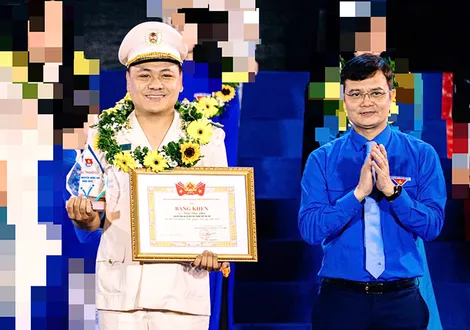 Cán bộ Công an xã Hỏa Lựu được trao Giải thưởng Tình nguyện Quốc gia năm 2025