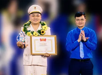 Cán bộ Công an xã Hỏa Lựu được trao Giải thưởng Tình nguyện Quốc gia năm 2025