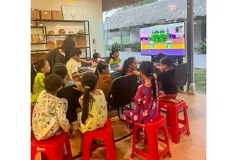 Lớp học miễn phí ở làng nghề đan lục bình