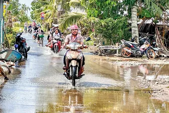 Người dân Long Hưng mong sớm nâng cấp các tuyến đường giao thông xuống cấp Người dân Long Hưng mong sớm nâng cấp các tuyến đường giao thông xuống cấp