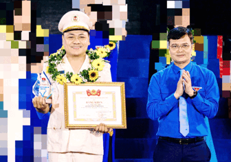 កម្មា​ភិបា​លន​គរ​បាល​ឃុំ​ហ្វា​លឺ​វ បាន​ទទួល​រង្វាន់​ស្ម័គ្រ​ចិត្ត​ជាតិ​ឆ្នាំ​ ២០២៥