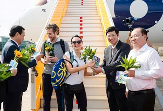 Việt Nam đón khách du lịch quốc tế thứ 20 triệu năm 2025