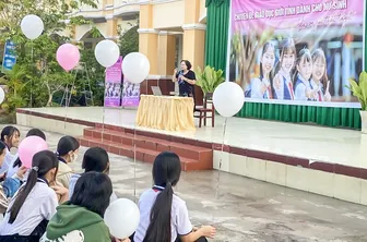 Truyền thông giáo dục giới tính dành cho nữ sinh