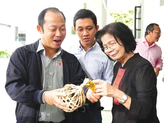 Người mua chi tiêu chặt chẽ, doanh nghiệp phải minh bạch hơn