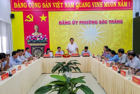 Thường trực Đảng ủy phường Sóc Trăng làm việc với bí thư chi bộ 24 khu vực