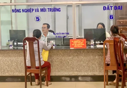 Tạo thuận lợi để người dân thực hiện các quyền của người sử dụng đất