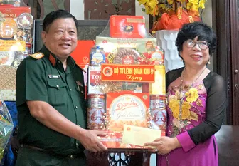 Đoàn Bộ Tư lệnh Quân khu 9 chúc mừng Lễ Giáng sinh năm 2025 tại TP Cần Thơ