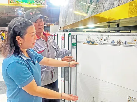 Vật liệu xây dựng “vào mùa” hoàn thiện nhà đón Tết