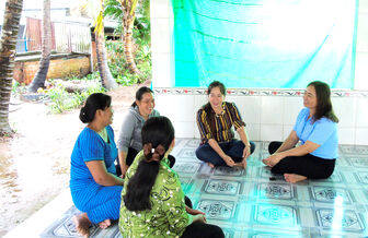 សមាគម​សហព័ន្ធ​នារី​ឃុំ​អា​ង​និញ ខ្នះ​ខ្នែង​គិត​គូរ​ជីវភាព​សមាជិកា