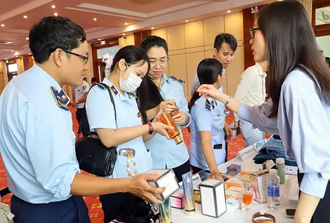 Ngăn chặn, đẩy lùi buôn lậu, gian lận thương mại, hàng giả