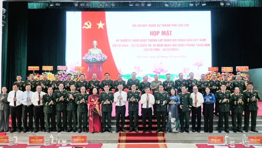 TP Cần Thơ: Họp mặt kỷ niệm Ngày thành lập Quân đội Nhân dân Việt Nam