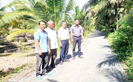 សុក្រឹត​ផ្លូវ​គមនាគ​មន៍​ ដើម្បី​កសាង​ជន​បទ​ថ្មី​