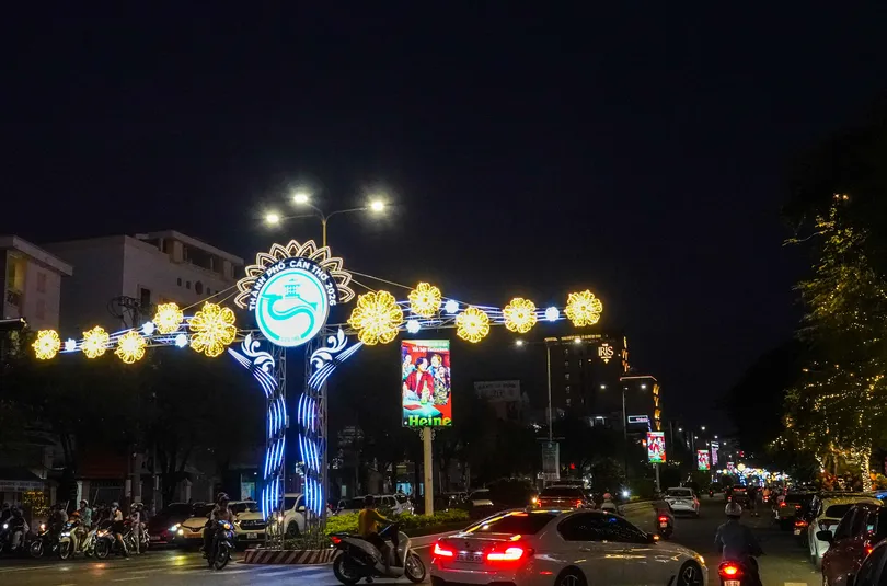 Đường đèn TP Cần Thơ rực rỡ trước thềm năm mới 2026