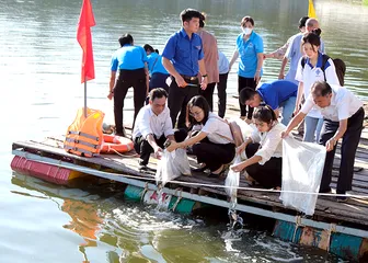 Khai thác bền vững gắn với bảo vệ, phát triển nguồn lợi thủy sản